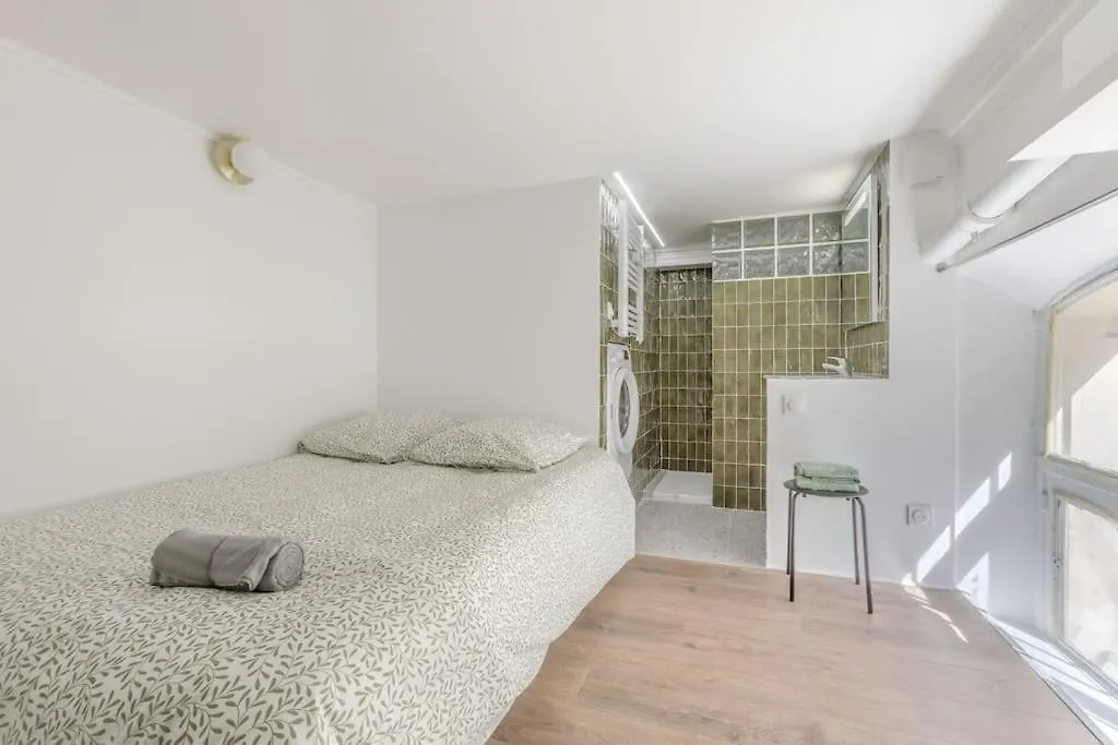 Loft Lumineux Authentique Apartment Paris