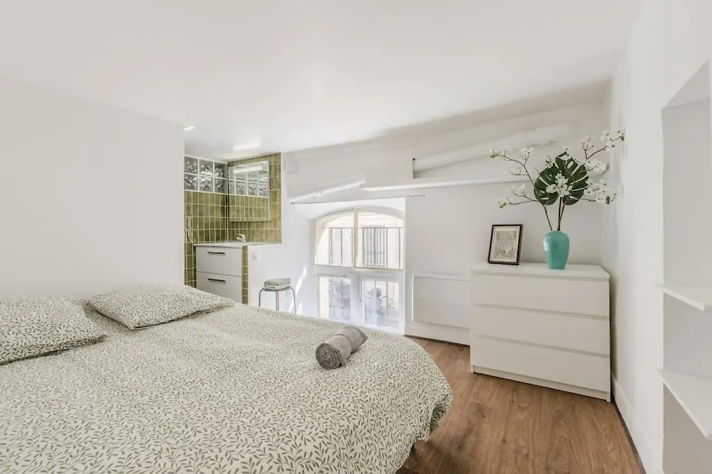 Loft Lumineux Authentique Apartment Paris France